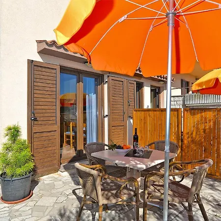 Appartement Ana 379 *